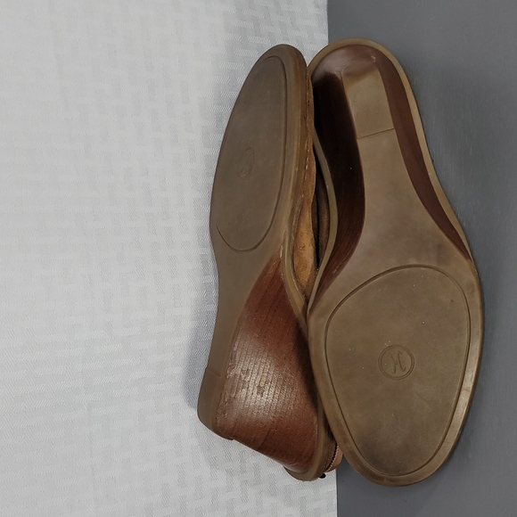 Cole Haan suede wedge mules size 9.5 great condition - Picture 8 of 11